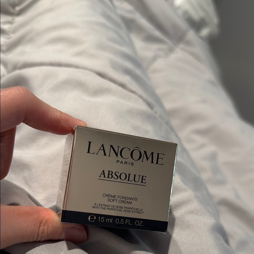 Absolue Soft Cream - Luxurious White Skincare